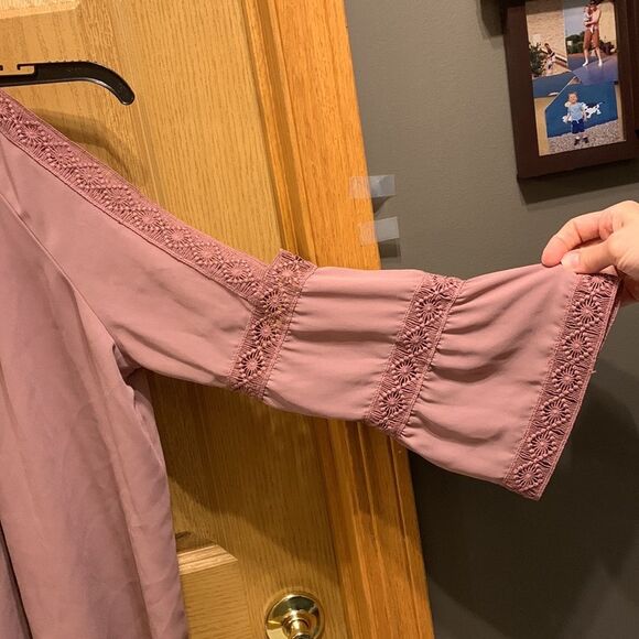Charlotte Russe | Mauve Pink Cold Shoulder Lace trim Feminine Blouse Top Shirt - Picture 11 of 12